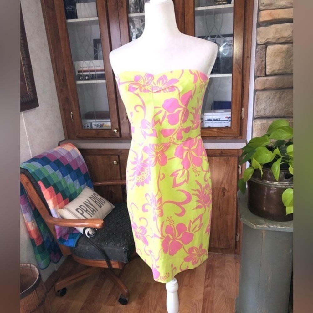 TRINA TURK SIZE 8 PINK & YELLOW TROPICAL PRINT STRAPLESS DRESS FULLY LINED